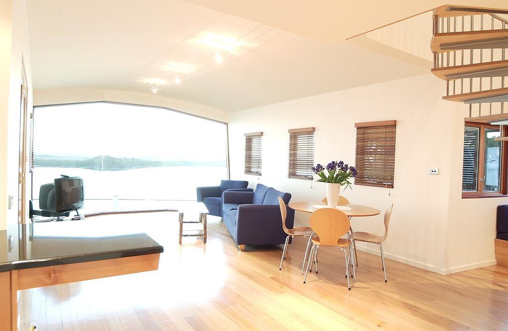 Wheelhouse Apartments Стран Номер фото